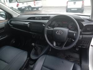 Toyota Hilux 2.0 single cab S (aircon) - Image 6