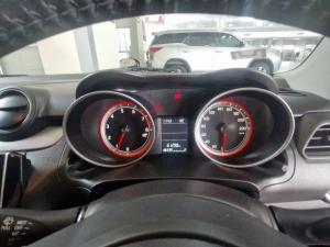 Suzuki Swift 1.2 GLX - Image 11