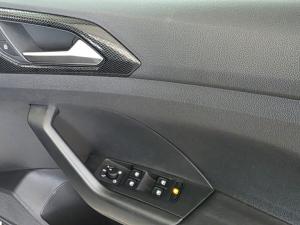 Volkswagen T-CROSS 1.0 TSI Life DSG - Image 14