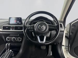 Mazda MAZDA3 1.6 Dynamic 5-Door automatic - Image 8