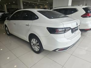 Volkswagen Polo sedan 1.6 Life auto - Image 9