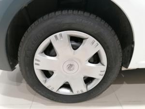 Nissan NP200 1.6i safety pack (aircon) - Image 8