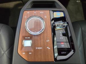 BMW iX xDrive50 - Image 10