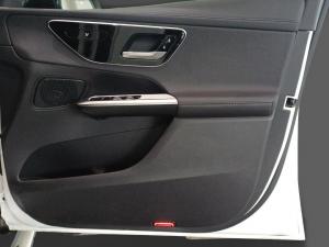 Mercedes-Benz GLC GLC300d 4Matic Avantgarde - Image 17