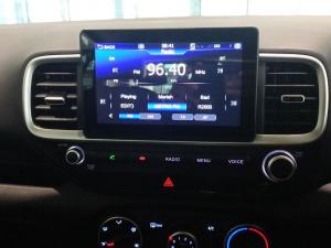 Hyundai Venue 1.0T Fluid auto - Image 12