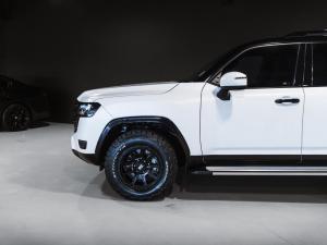 Toyota Land Cruiser 300 3.3D GX-R - Image 20