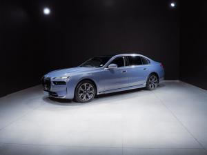 BMW 7 Series 740i - Image 4