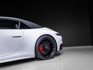 Porsche 911 Carrera GTS cabriolet manual - Image 21