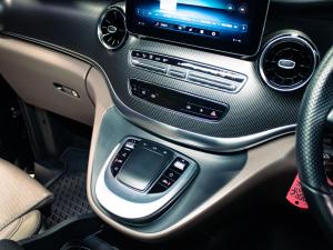 Mercedes-Benz V-Class V300d Exclusive - Image 14