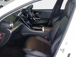 Mercedes-Benz C-Class C200 Avantgarde - Image 14
