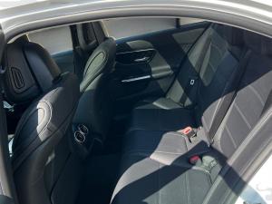 Mercedes-Benz C-Class C200 Avantgarde - Image 15