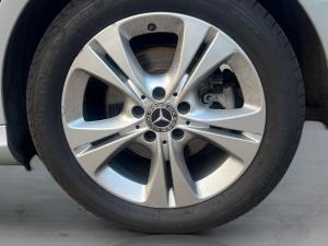 Mercedes-Benz C-Class C180 - Image 16