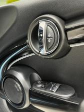 MINI Hatch Cooper SE Hatch 3-door - Image 17