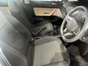 Volkswagen Polo sedan 1.6 manual - Image 11