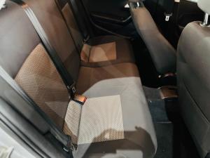 Volkswagen Polo sedan 1.4 Trendline - Image 11