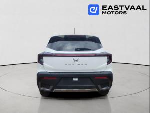 Mahindra XUV 3XO 1.2T AX5L - Image 6