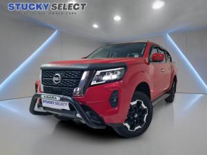 Nissan Navara 2.5DDTi double cab LE Plus 4x4 - Image 1
