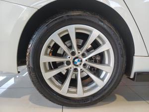 BMW 3 Series 330i auto - Image 16