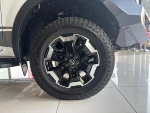 Nissan Navara 2.5DDTi double cab LE - Image 8