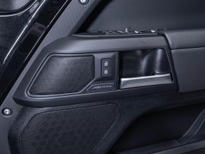 Land Rover Defender 110 D350 X-Dynamic HSE - Image 23