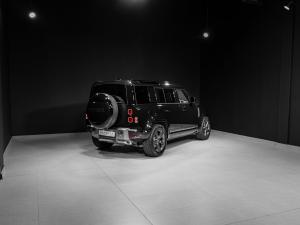 Land Rover Defender 110 D350 X-Dynamic HSE - Image 26
