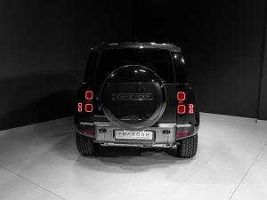 Land Rover Defender 110 D350 X-Dynamic HSE - Image 29