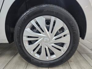 Volkswagen Polo sedan 1.6 manual - Image 4