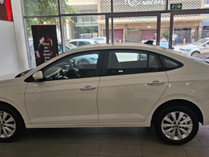 Volkswagen Polo sedan 1.6 Life - Image 16