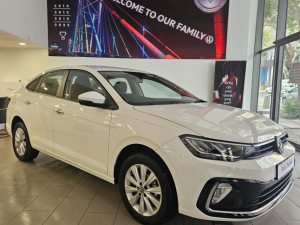 Volkswagen Polo sedan 1.6 Life - Image 1