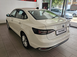 Volkswagen Polo sedan 1.6 Life - Image 4