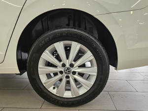 Volkswagen Polo sedan 1.6 Life - Image 5