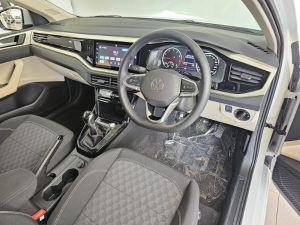 Volkswagen Polo sedan 1.6 Life - Image 6