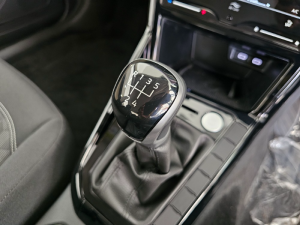 Volkswagen Polo sedan 1.6 Life - Image 8