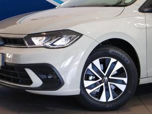 Volkswagen Polo hatch 1.0TSI Life auto - Image 6