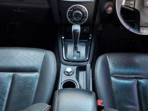 Isuzu D-Max 300 3.0TD double cab 4x4 LX auto - Image 10