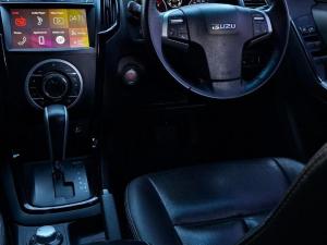 Isuzu D-Max 300 3.0TD double cab 4x4 LX auto - Image 11
