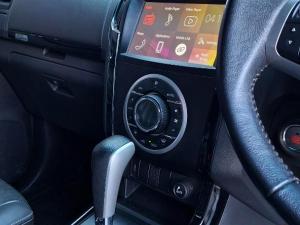 Isuzu D-Max 300 3.0TD double cab 4x4 LX auto - Image 12