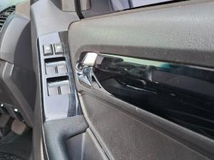 Isuzu D-Max 300 3.0TD double cab 4x4 LX auto - Image 18