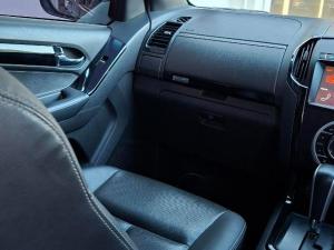 Isuzu D-Max 300 3.0TD double cab 4x4 LX auto - Image 19