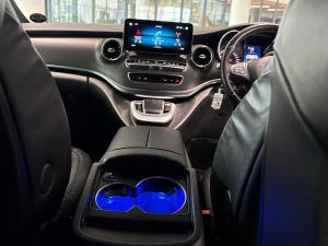 Mercedes-Benz V-Class V300d Exclusive - Image 12