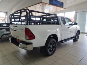Toyota Hilux 2.4GD-6 Xtra cab Raider auto - Image 2