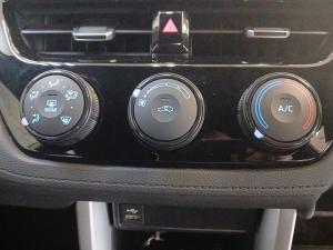 Toyota Corolla Cross 1.8 Xi - Image 14