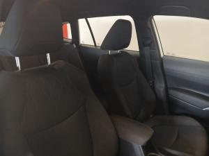 Toyota Corolla Cross 1.8 Xi - Image 15