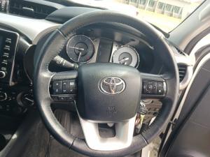 Toyota Hilux 2.8 GD-6 Raider 4X4 automaticD/C - Image 8