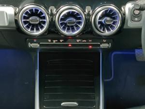 Mercedes-Benz GLB GLB220d 4Matic Progressive - Image 9