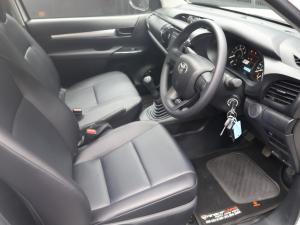 Toyota Hilux 2.4GD S (aircon) - Image 9