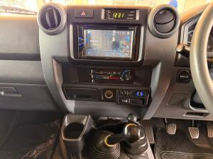Toyota Land Cruiser 79 4.5D-4D LX V8 single cab - Image 13