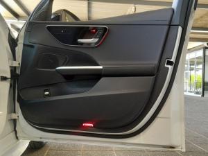 Mercedes-Benz C-Class C220d Avantgarde - Image 9