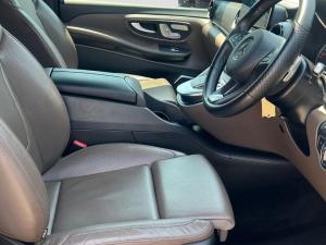 Mercedes-Benz V-Class V300d Avantgarde AMG Line - Image 16