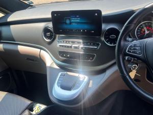 Mercedes-Benz V-Class V300d Avantgarde AMG Line - Image 18